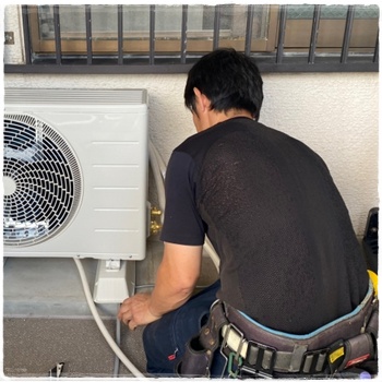 エアコンの工事作業